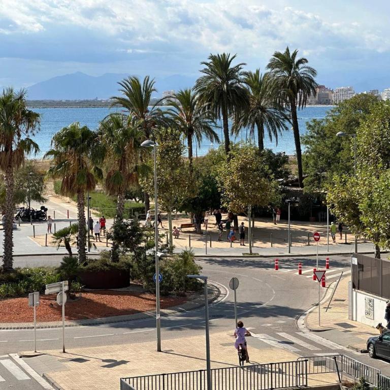 Precioso piso moderno vista mar Roses AV-61 - Two-Bedroom Family Apartment - 25