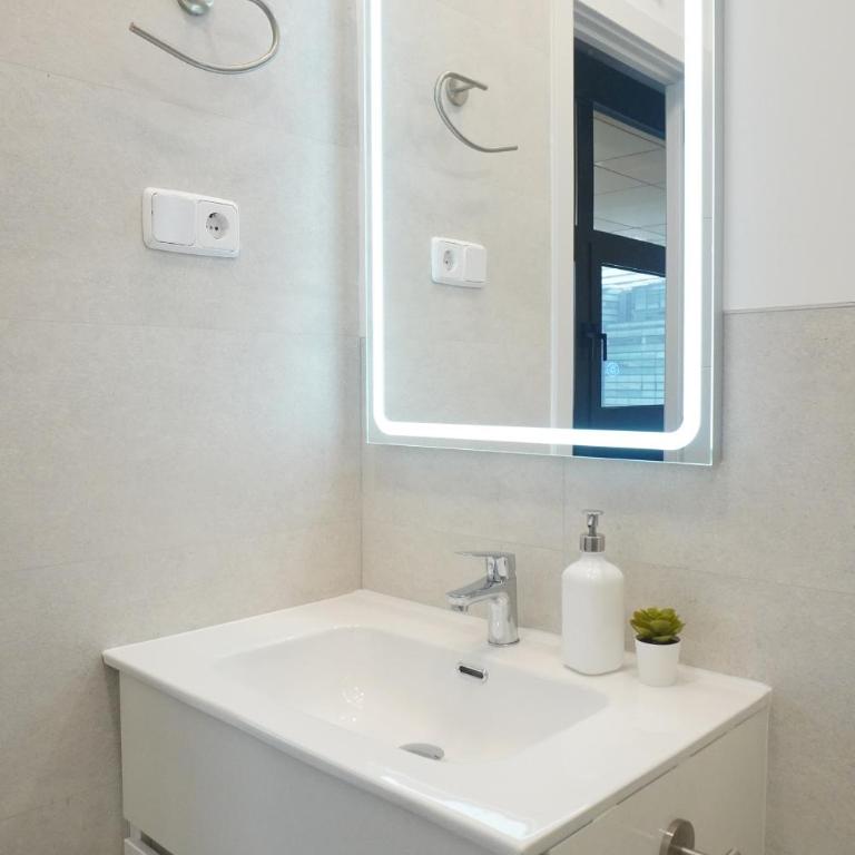 Las Tablas 2 Apartment - Two-Bedroom Apartment - 12