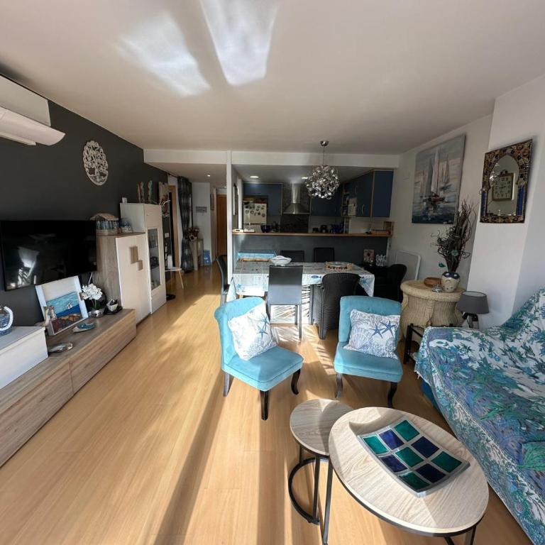 Bonito apartamento con gran terraza y piscina comunitaria AV-08 - Two-Room Apartment - 30