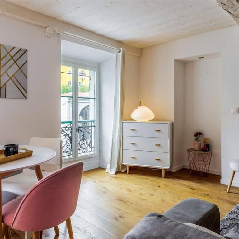 Joli loft entre le vieux Nice et le port - Appartement 1 Chambre - 3