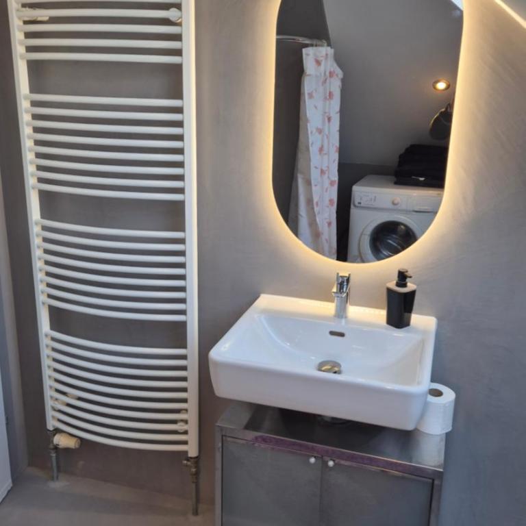 Betterhome Apartments am Stadion I Free Parking I Self Check-in - Familiensuite mit Balkon - 8