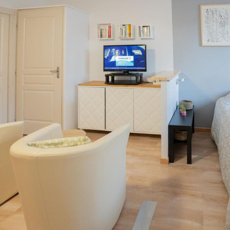 Studio Coté Jardin - Apartamento de 1 dormitorio - 2