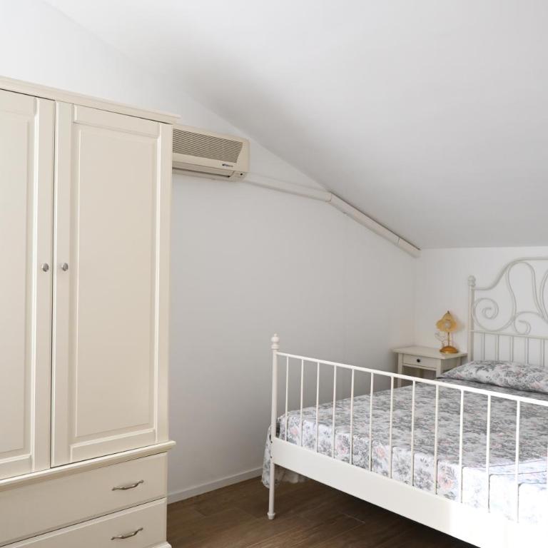 M425 - Marcelli, bilocale su due livelli con terrazzo - One-Bedroom Apartment - 9
