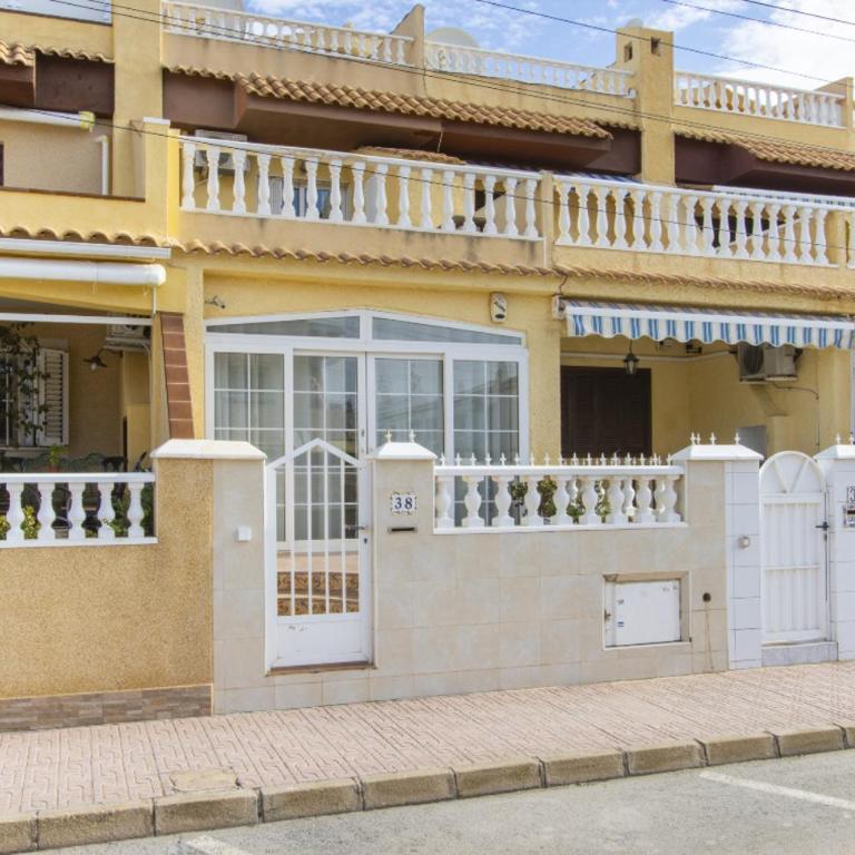 Casa Vera - Three-Bedroom House - 2
