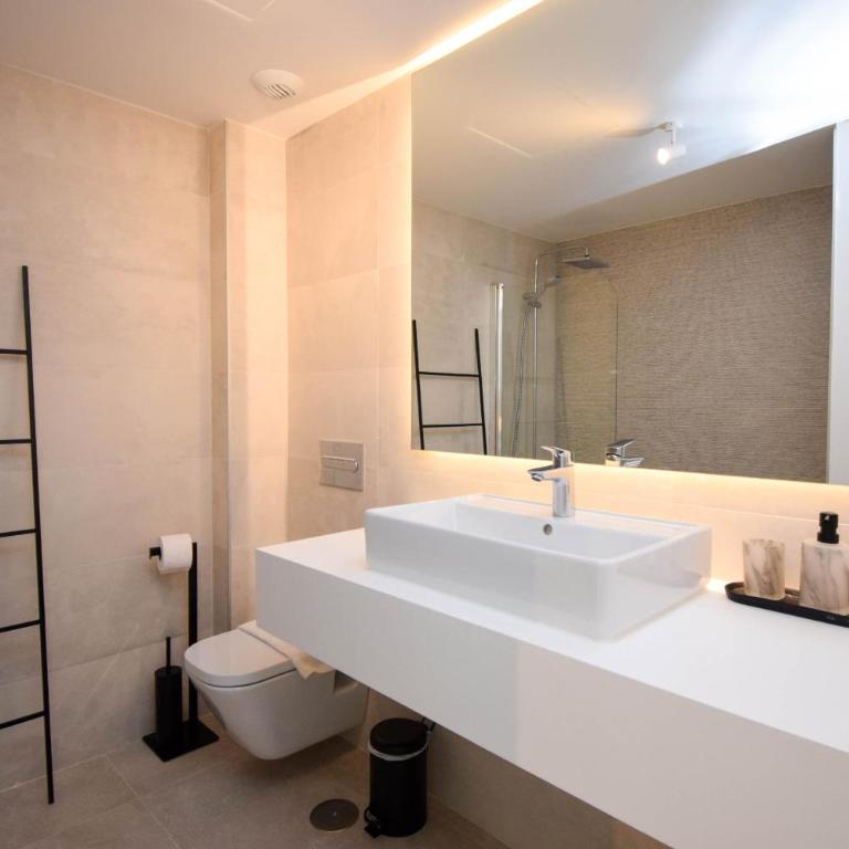 Ref 272 Semiadosado de Lujo cerca de La Cala de Mijas - Casa Unifamiliar de 3 dormitorios - 28