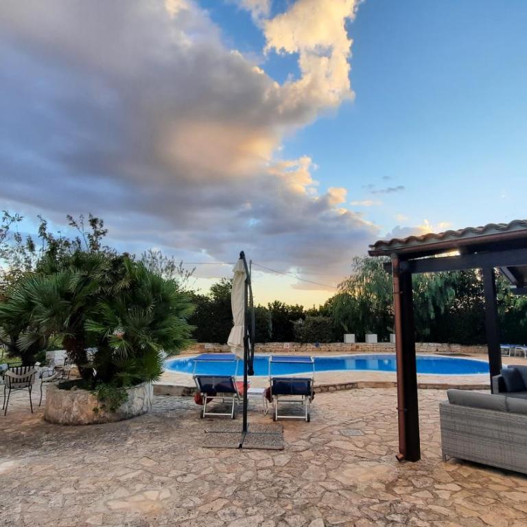 Trullo Olivia con piscina riscaldata, natura e relax - Three-Bedroom House - 69