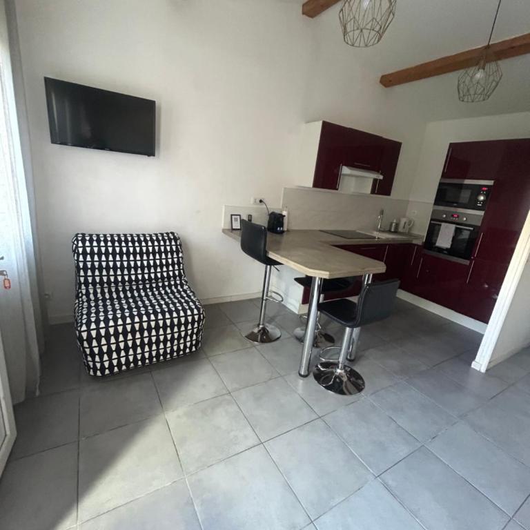Studio Indépendant - Quartier Résidentiel - Maison de Vacances - 8