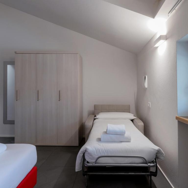 StraVagante Hostel & Rooms - Triple Room with Private Bathroom - 11