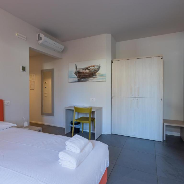 StraVagante Hostel & Rooms - Bed in 4-Bed Male Dormitory Room - 1
