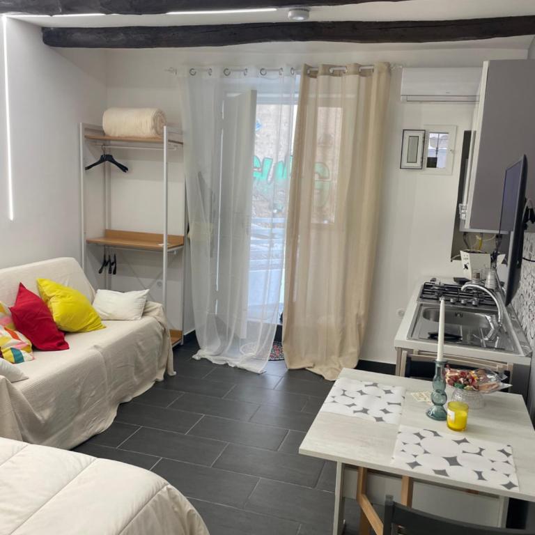 RAMA-chiaia10 - Appartamento Familiare con 1 Camera da Letto - 11