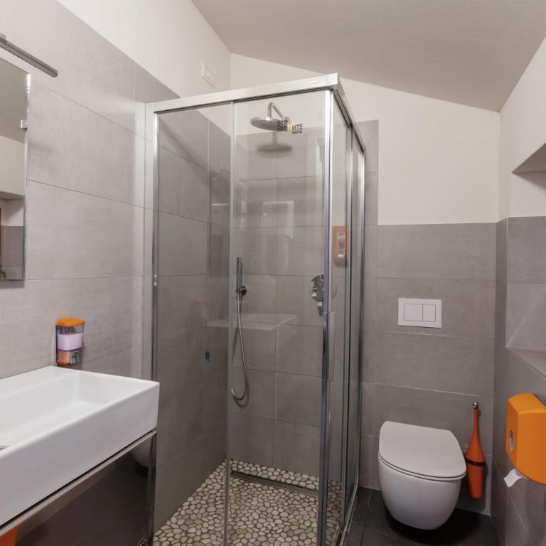 StraVagante Hostel & Rooms - Single Bed in Female Dormitory Room - 6