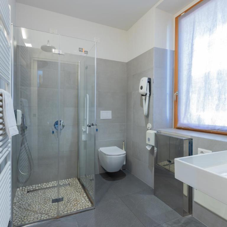 StraVagante Hostel & Rooms - Double or Twin Room with Private Bathroom - 1
