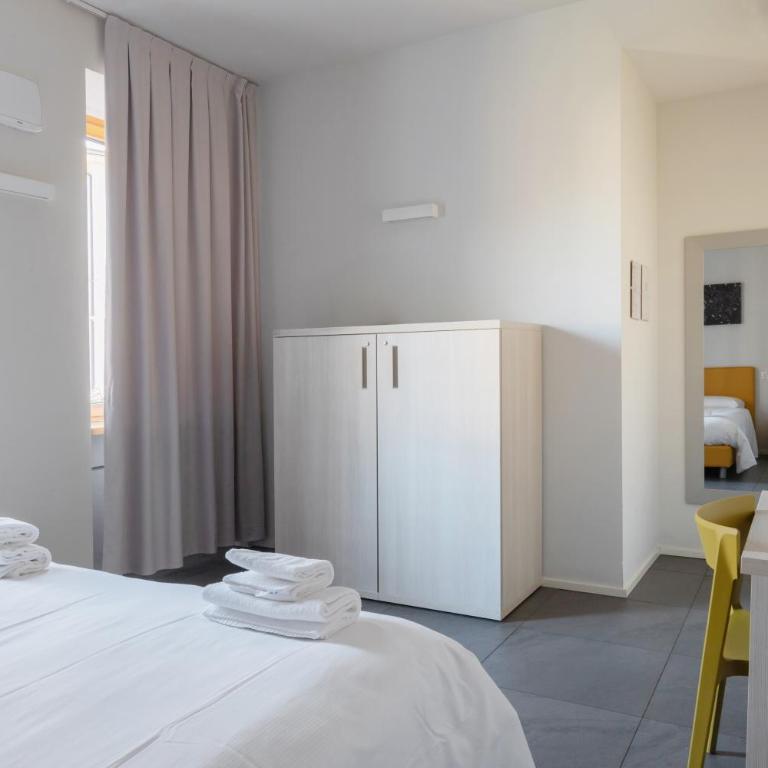 StraVagante Hostel & Rooms - Double or Twin Room with Private Bathroom - 4