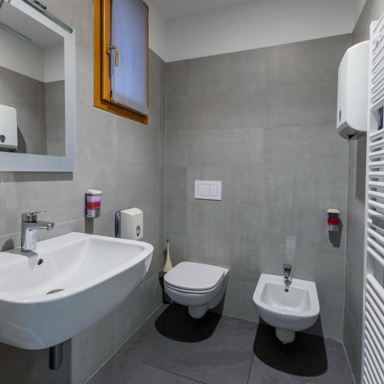StraVagante Hostel & Rooms - Double or Twin Room with Private Bathroom - 5