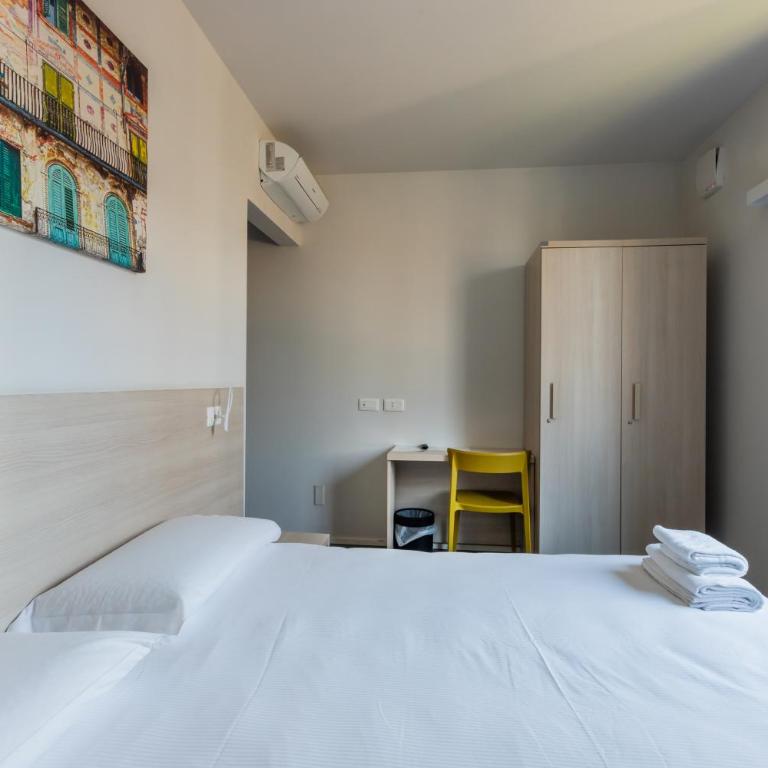 StraVagante Hostel & Rooms - Double or Twin Room with Private Bathroom - 9