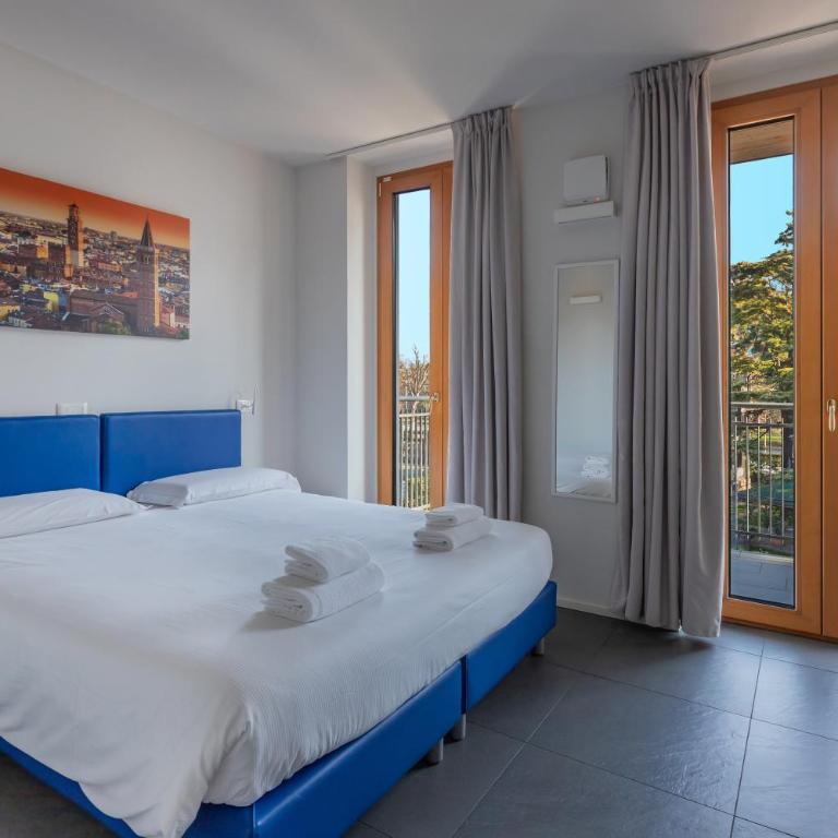 StraVagante Hostel & Rooms - Double or Twin Room with Balcony and Private Bathroom - 8