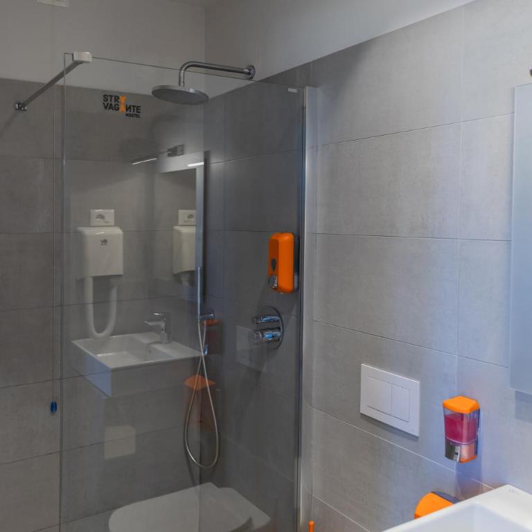 StraVagante Hostel & Rooms - Double or Twin Room with Balcony and Private Bathroom - 14