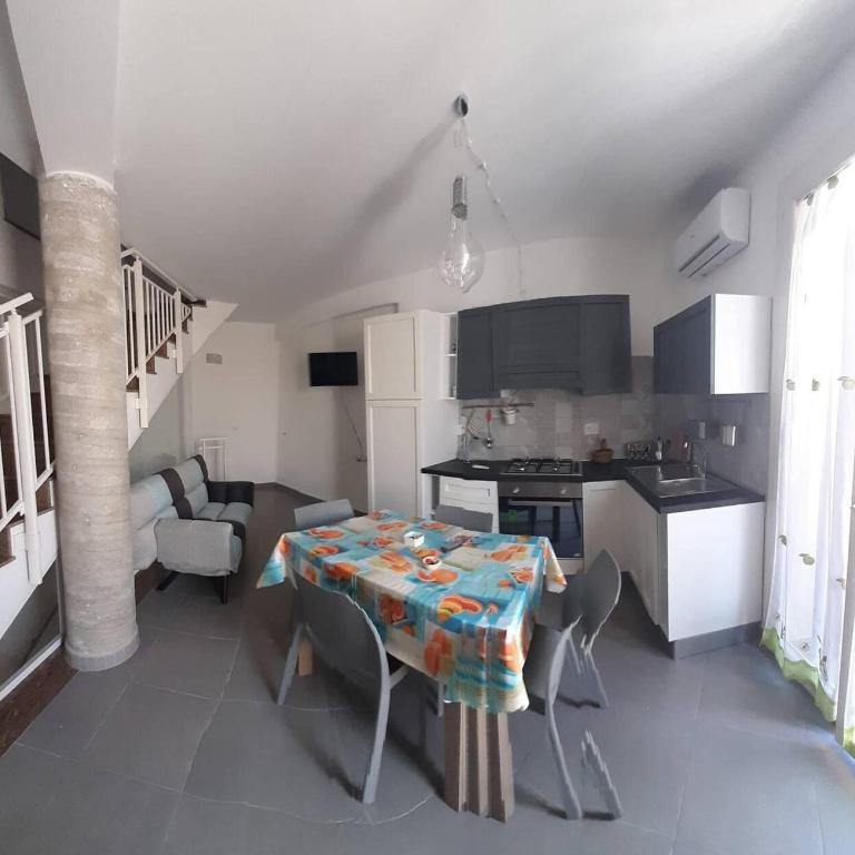 Two-story house in the city -climatized - wifi - Casa Vacanze - 4