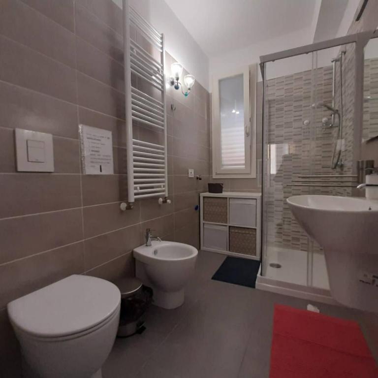 Two-story house in the city -climatized - wifi - Casa Vacanze - 16