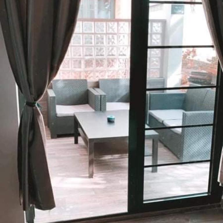 Canary Breakout - One-Bedroom Apartment - 2