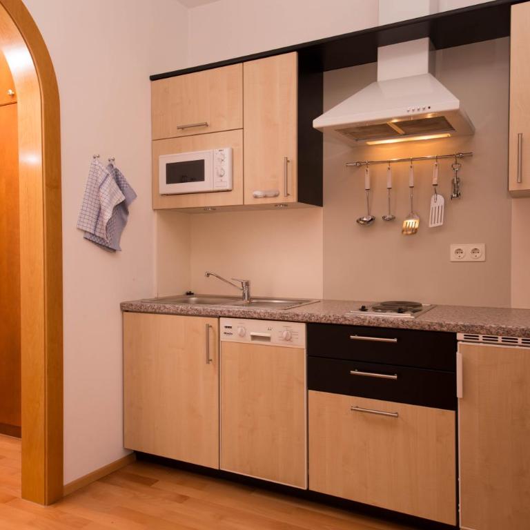 Werzer Strandcasino Hotel - Apartment mit 1 Schlafzimmer und Balkon - 8