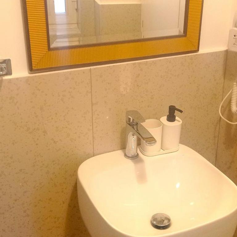 4 CameRe - Camera Doppia con Letti Singoli con Bagno Privato - 7