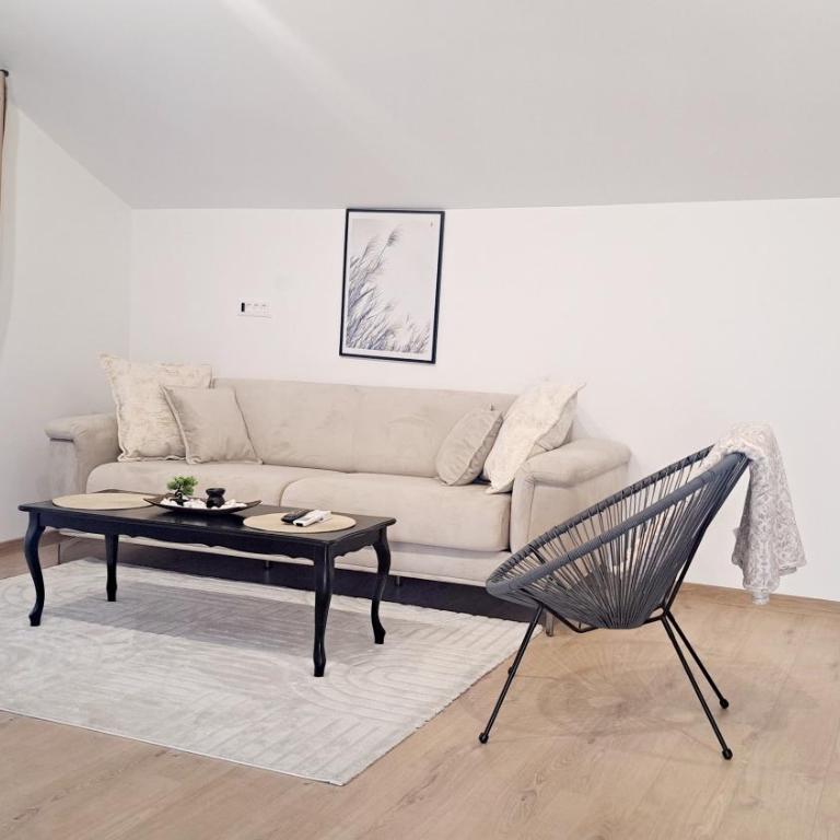 Apartman Ajdy - One-Bedroom Apartment - 4