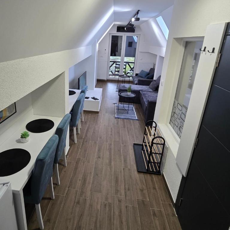 Apartmani Divila - Deluks Porodični Apartman Tipa "Suite" - 3