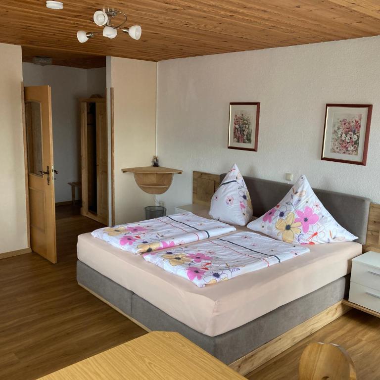 Gästehaus Biggi - Doppelzimmer mit Balkon - 3