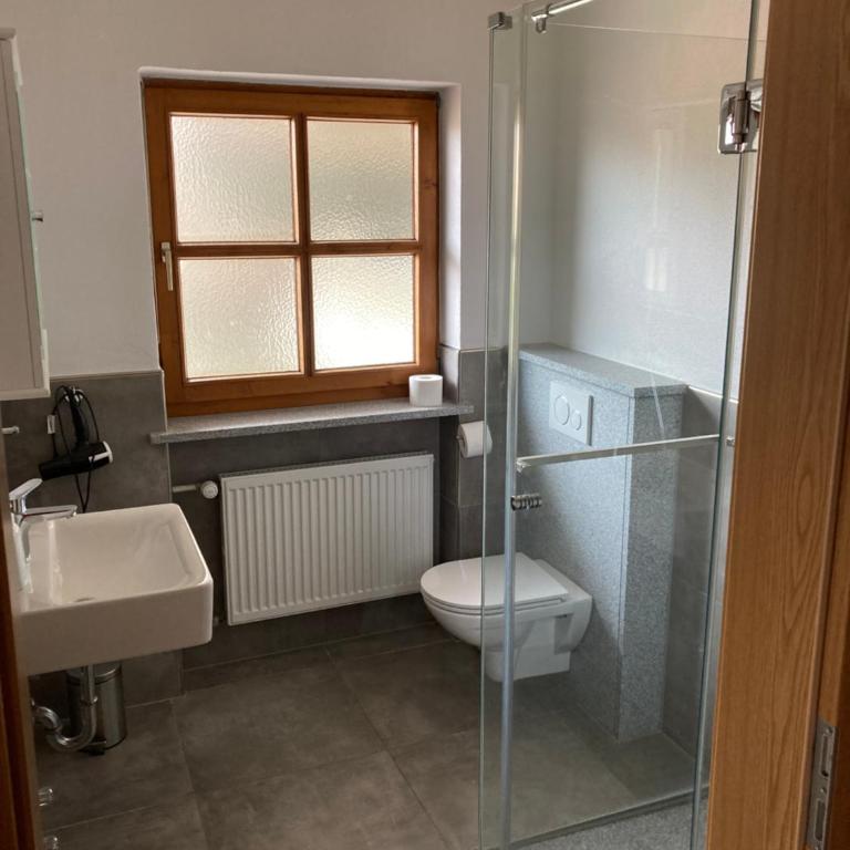 Gästehaus Biggi - Doppelzimmer mit Balkon - 2