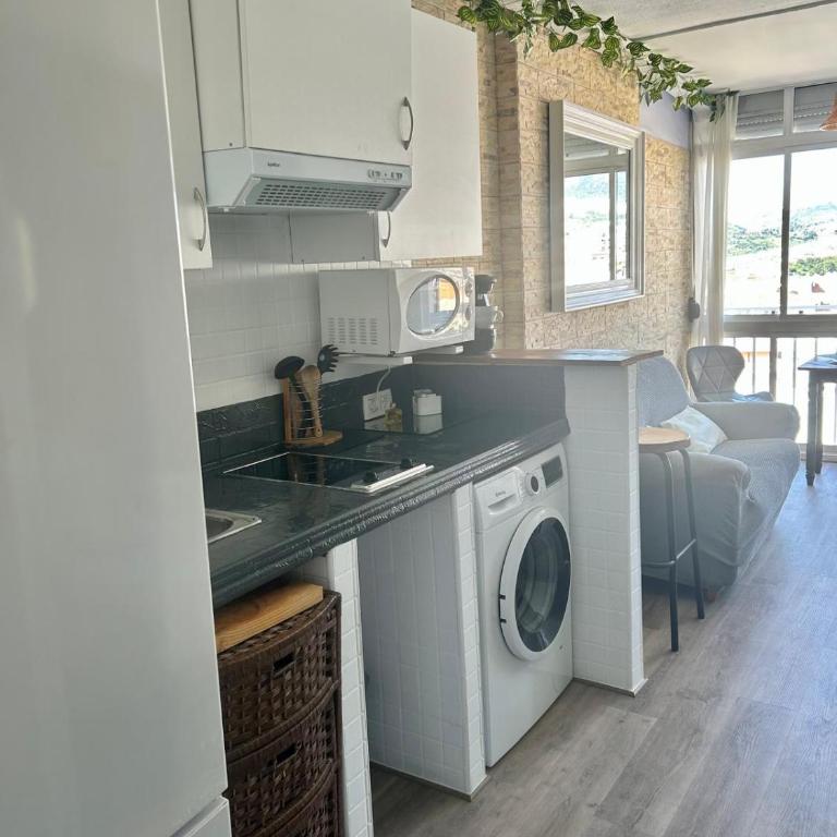 Precioso apartamento en Benalmádena, piscinas, recep 24 horas - Apartamento de 1 dormitorio - 5