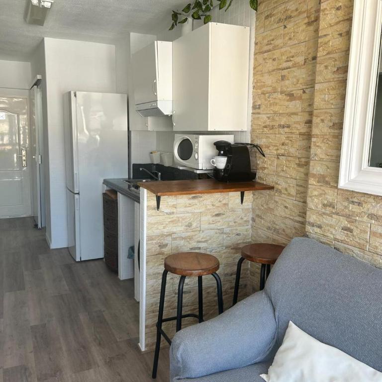 Precioso apartamento en Benalmádena, piscinas, recep 24 horas - Apartamento de 1 dormitorio - 4