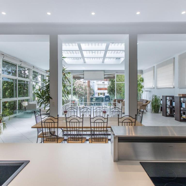 Heart of Cannes Luxury Stay - Steps from Beach & Palais - Five-Bedroom Loft with Sauna, Barbecue and Garden - 2