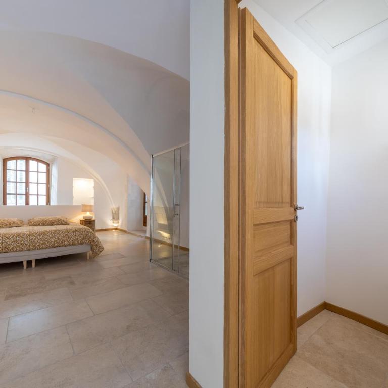 Exceptionnel - Couvent entièrement rénové - classé Patrimoine - Piscine, au calme et à 100 m du coeur de l'Isle - Villa avec Piscine Privée - 26