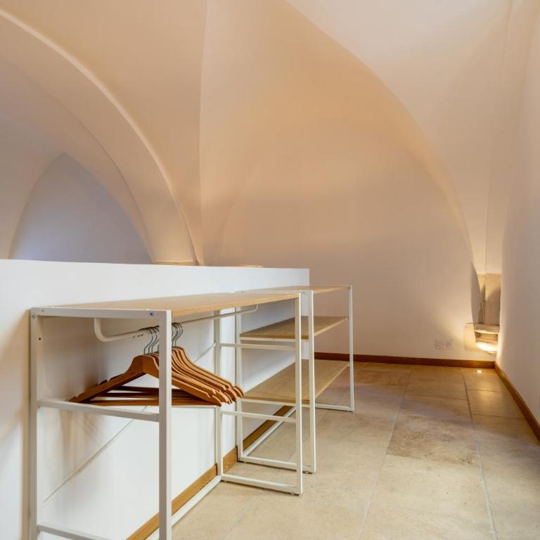 Exceptionnel - Couvent entièrement rénové - classé Patrimoine - Piscine, au calme et à 100 m du coeur de l'Isle - Villa avec Piscine Privée - 27