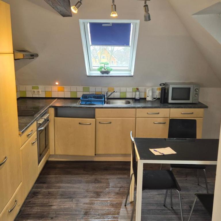 Betterhome Apartments am Stadion I Free Parking I Self Check-in - Familiensuite mit Balkon - 7