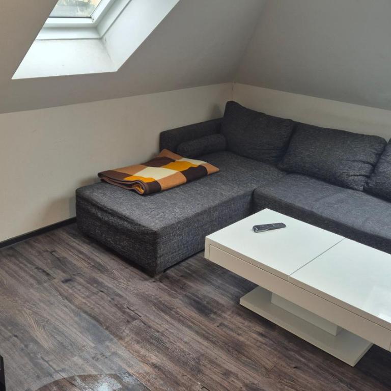 Betterhome Apartments am Stadion I Free Parking I Self Check-in - Familiensuite mit Balkon - 4