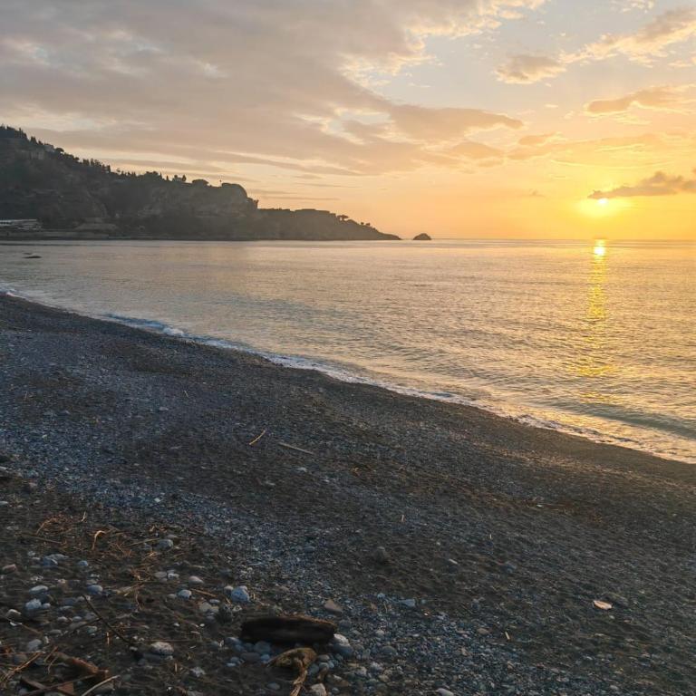 Appartamento fronte mare Taormina - relax e posizione top - One-Bedroom Apartment - 50