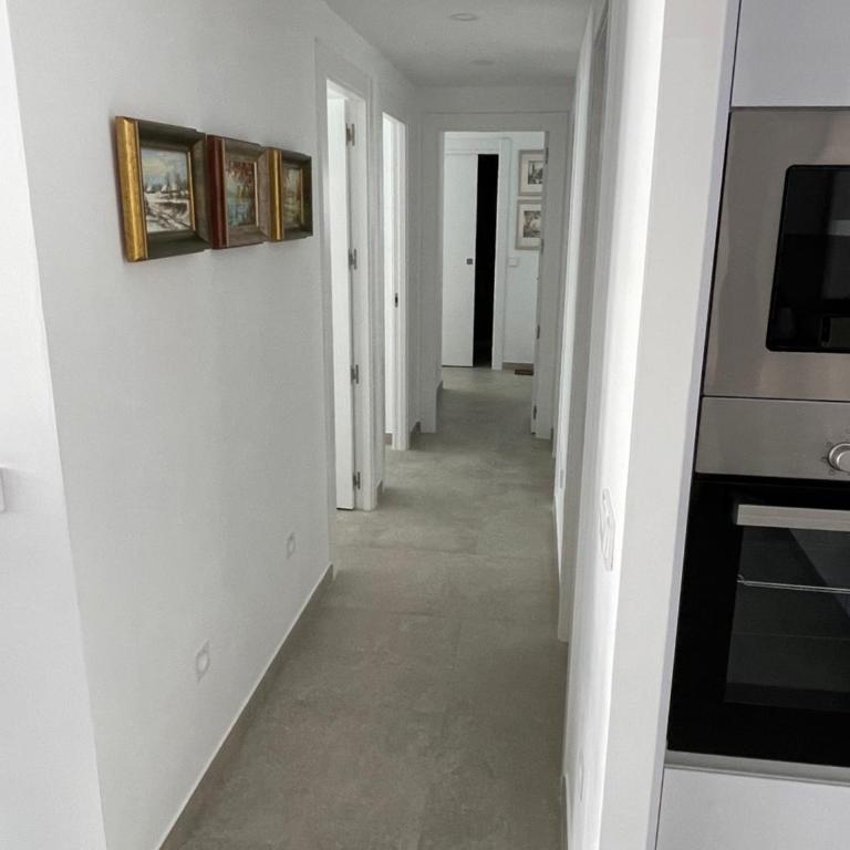 Gran Alcant Iconic Apartment Riki - Three-Bedroom Apartment - 25
