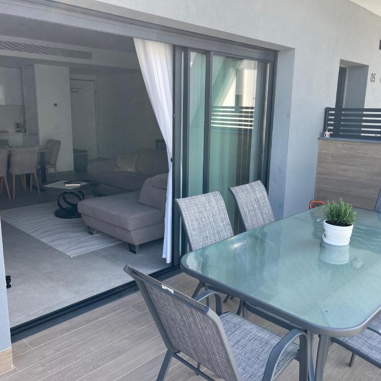 Gran Alcant Iconic Apartment Riki - Three-Bedroom Apartment - 8