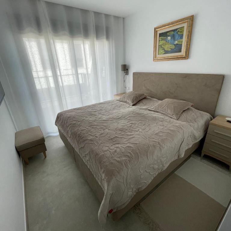Gran Alcant Iconic Apartment Riki - Three-Bedroom Apartment - 37