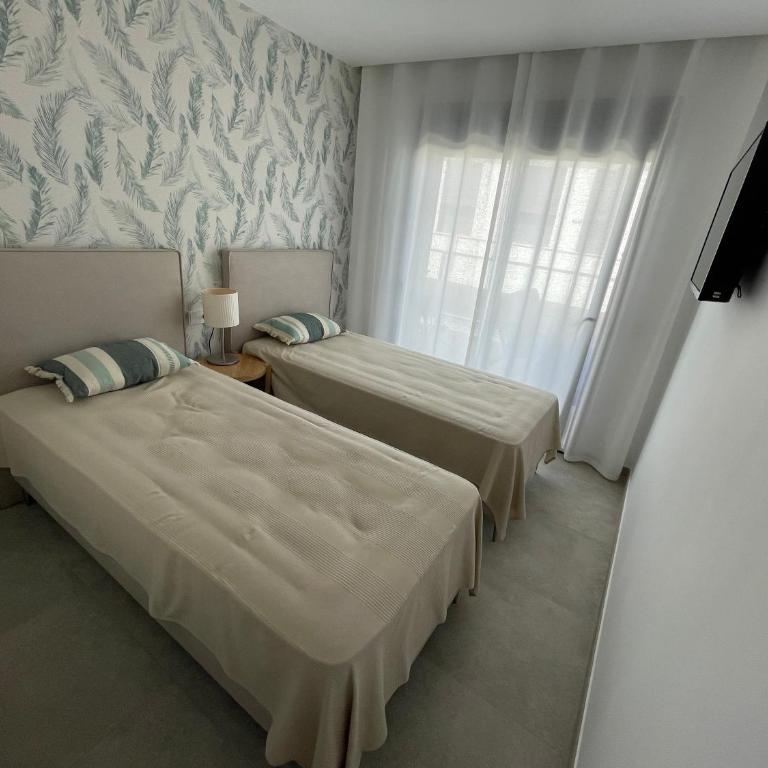 Gran Alcant Iconic Apartment Riki - Three-Bedroom Apartment - 32