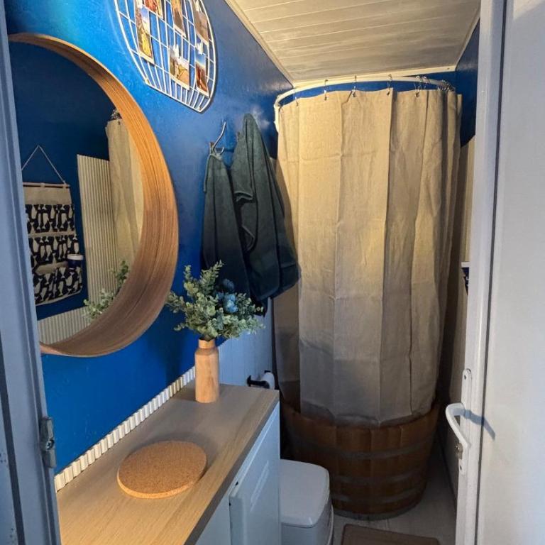 Oh, Mon Bateau! No running water, bez tekuce vode - One-Bedroom Chalet - 13