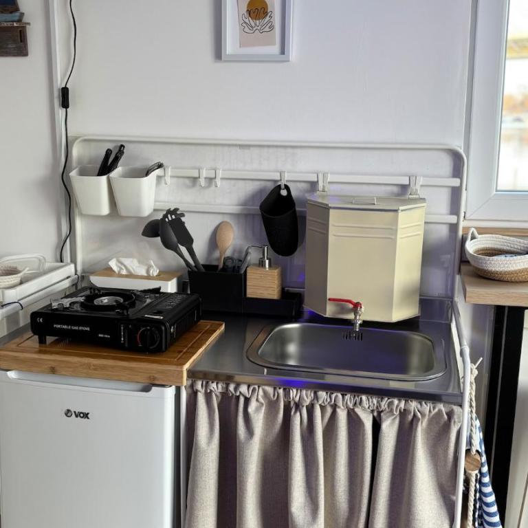 Oh, Mon Bateau! No running water, bez tekuce vode - One-Bedroom Chalet - 31