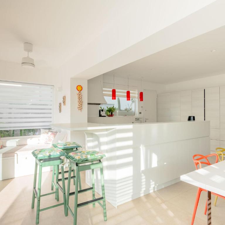CasaSol Deluxe villa sulla Spiaggia con Piscina By Sicily Home Solutions - Villa - 8