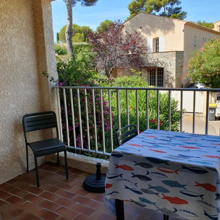 Petit paradis Sanaryen - Apartment mit 1 Schlafzimmer und Balkon - 10