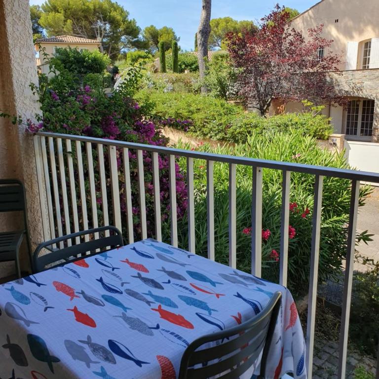 Petit paradis Sanaryen - Apartment mit 1 Schlafzimmer und Balkon - 12