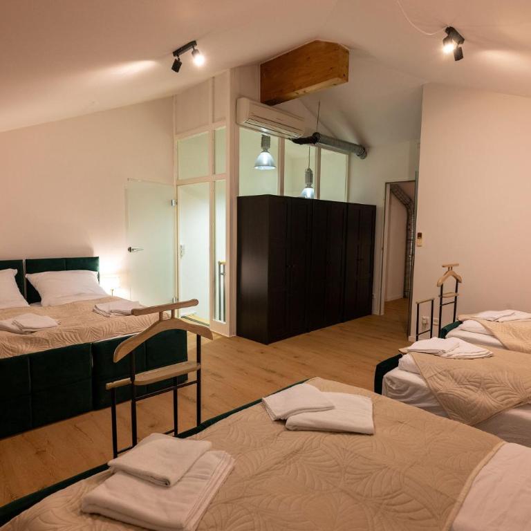 Munich Large Apartment 155 qm with 4 Bedrooms top located 1 to 12 guests - Four-Bedroom Apartment - 26