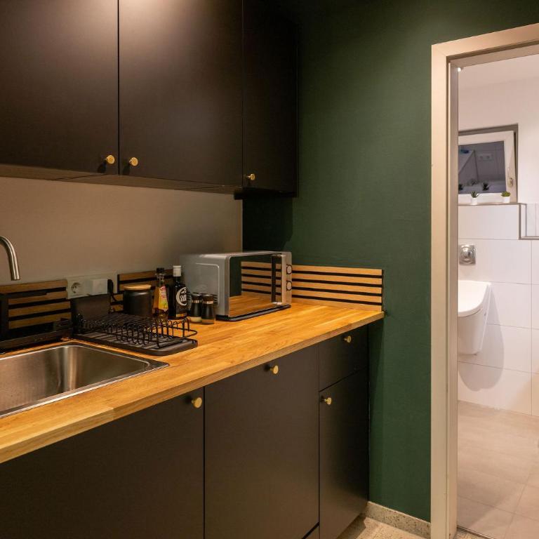 Munich Large Apartment 155 qm with 4 Bedrooms top located 1 to 12 guests - Four-Bedroom Apartment - 33