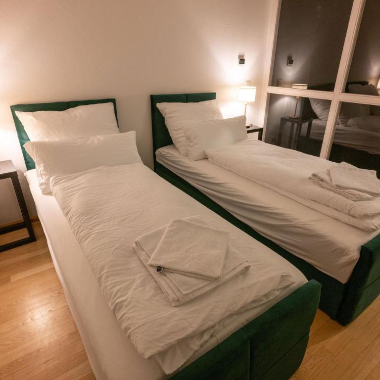 Munich Large Apartment 155 qm with 4 Bedrooms top located 1 to 12 guests - Four-Bedroom Apartment - 21